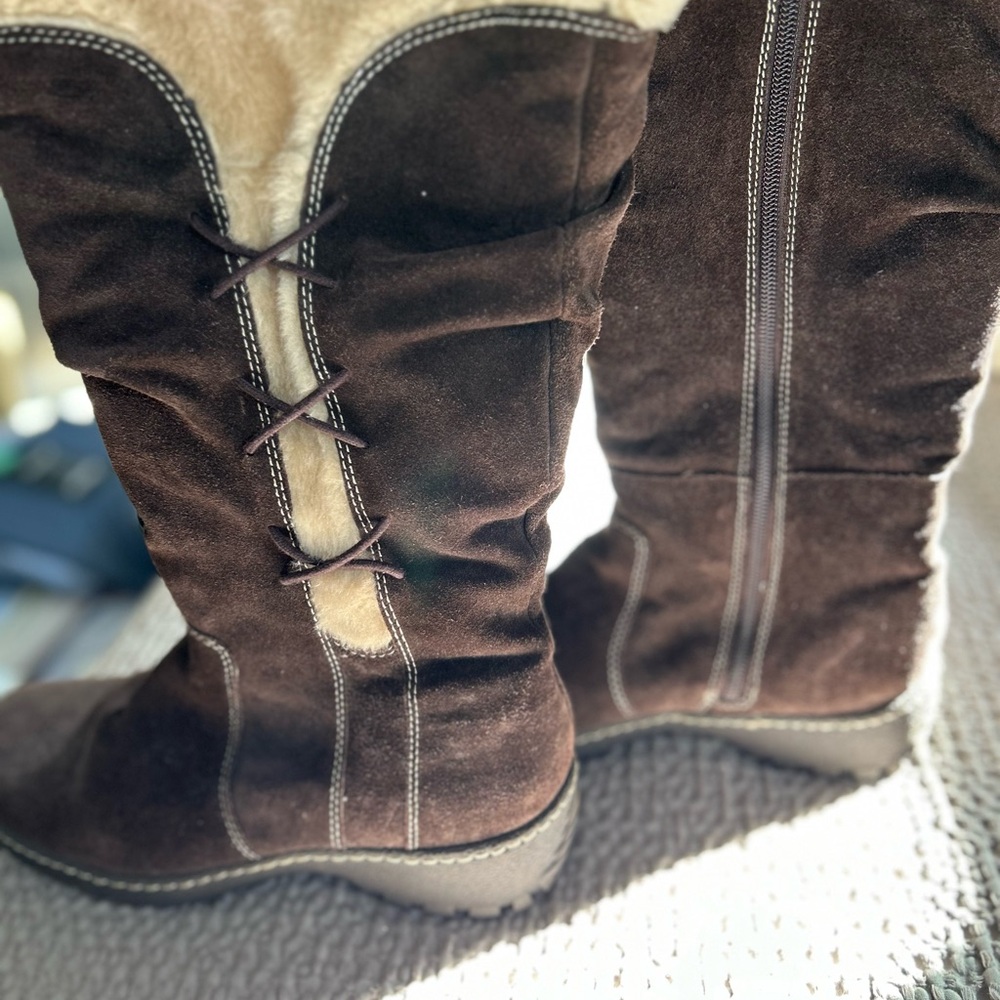 Bass Brown Suede Winter Boots with Shearling Trim
